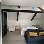 Folle Citta Oda ve Kahvaltı Napoli