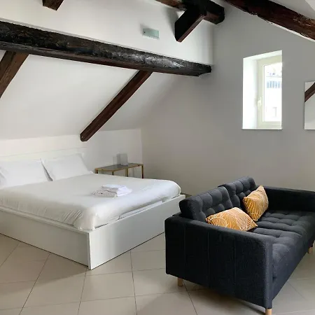 Folle Citta Bed & Breakfast Napels