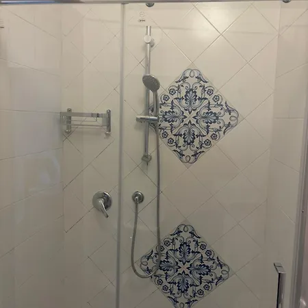 Alojamento de Acomodação e Pequeno-almoço Folle 4*